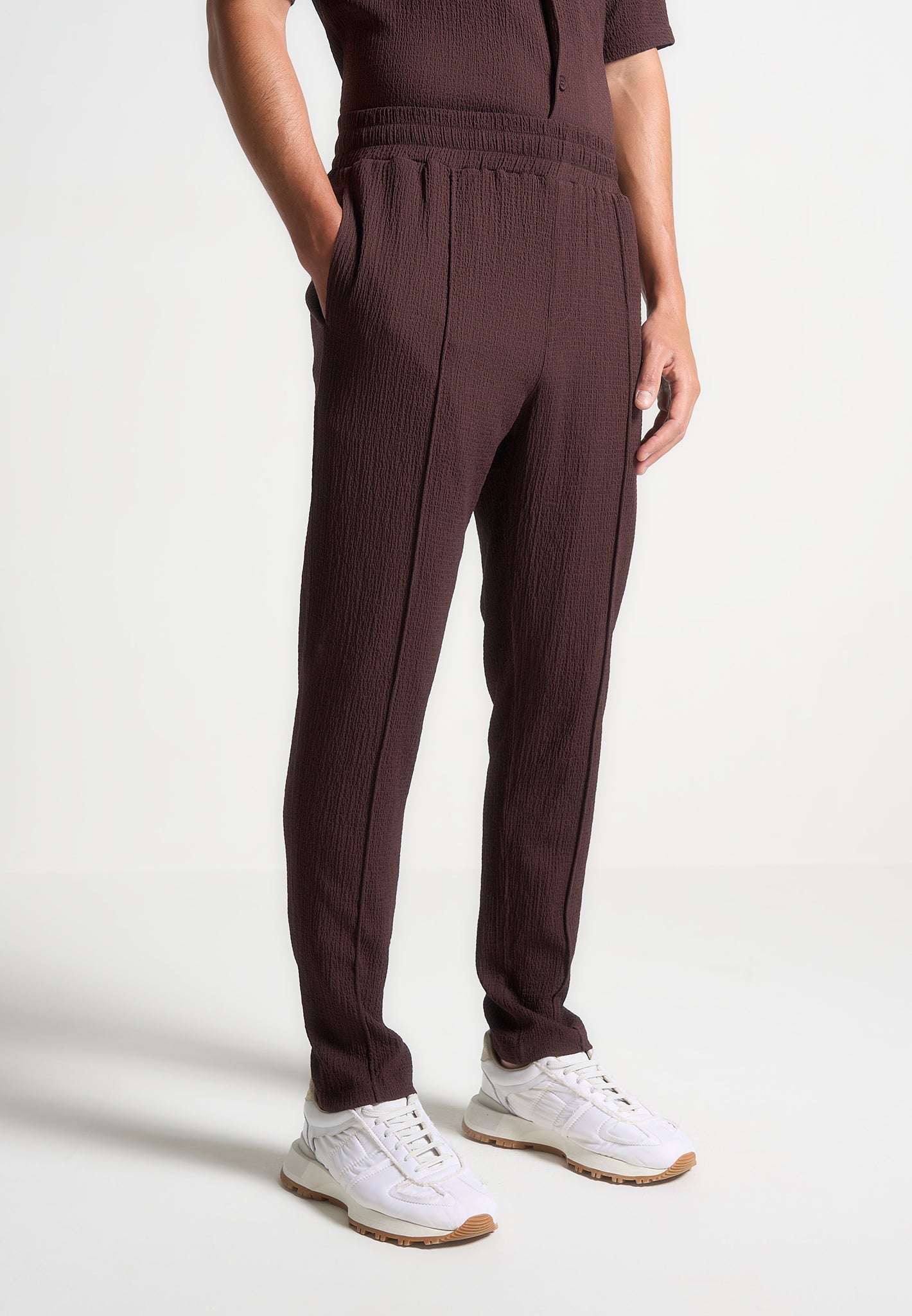 Karottenhose aus Seersucker - Braun