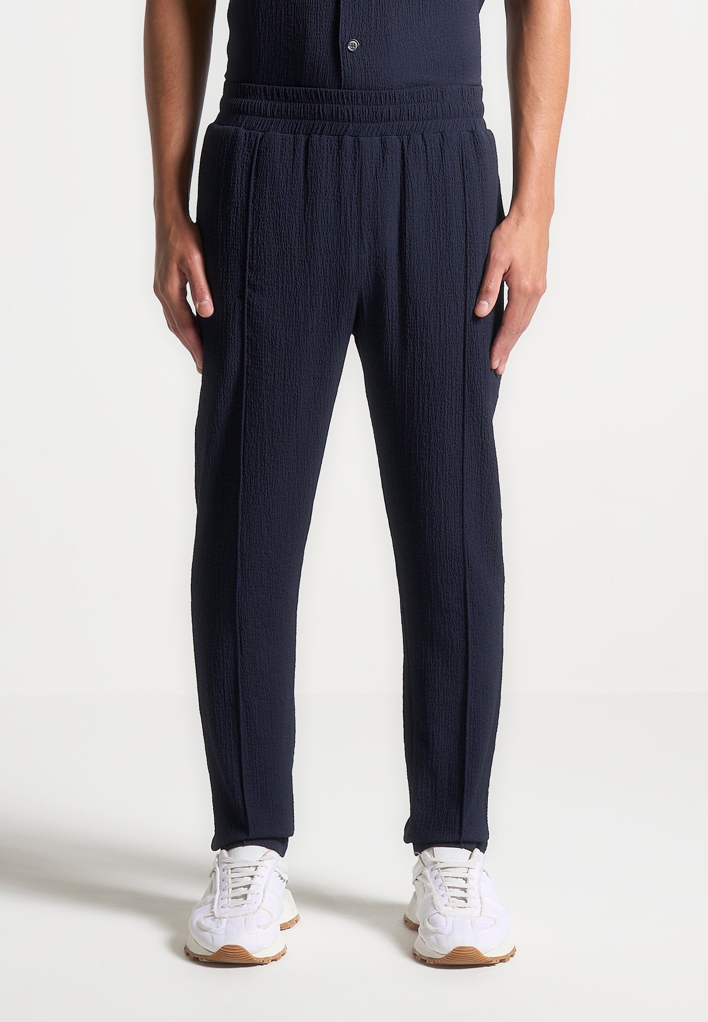 Karottenhose aus Seersucker - Marineblau