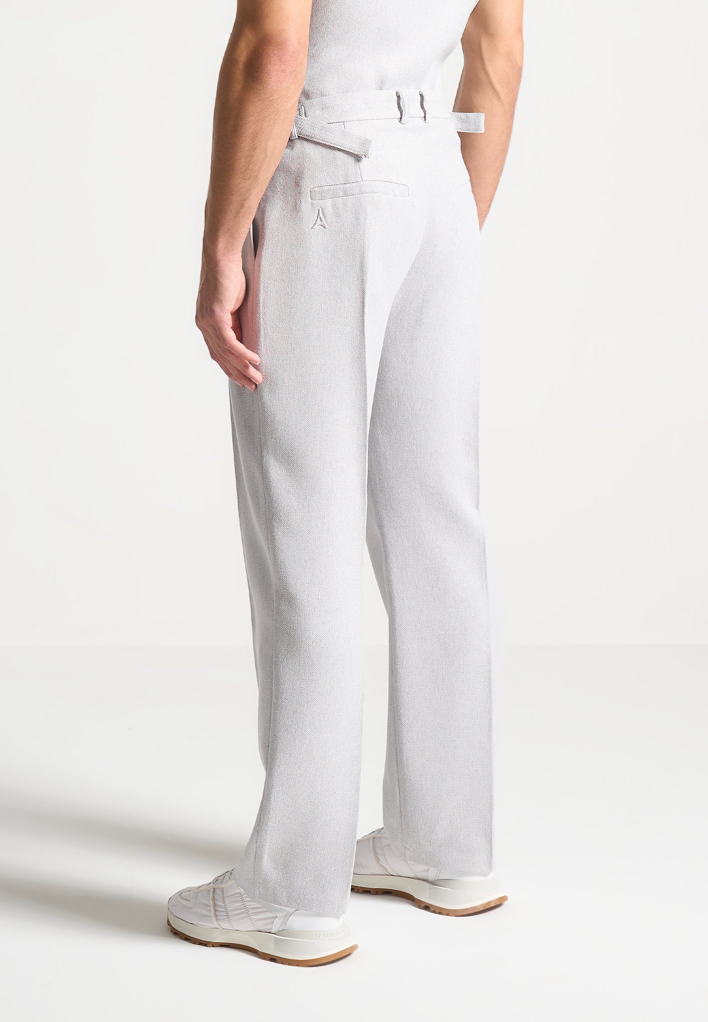 Strukturierte Bundfaltenhose im Relaxed Fit - Grau
