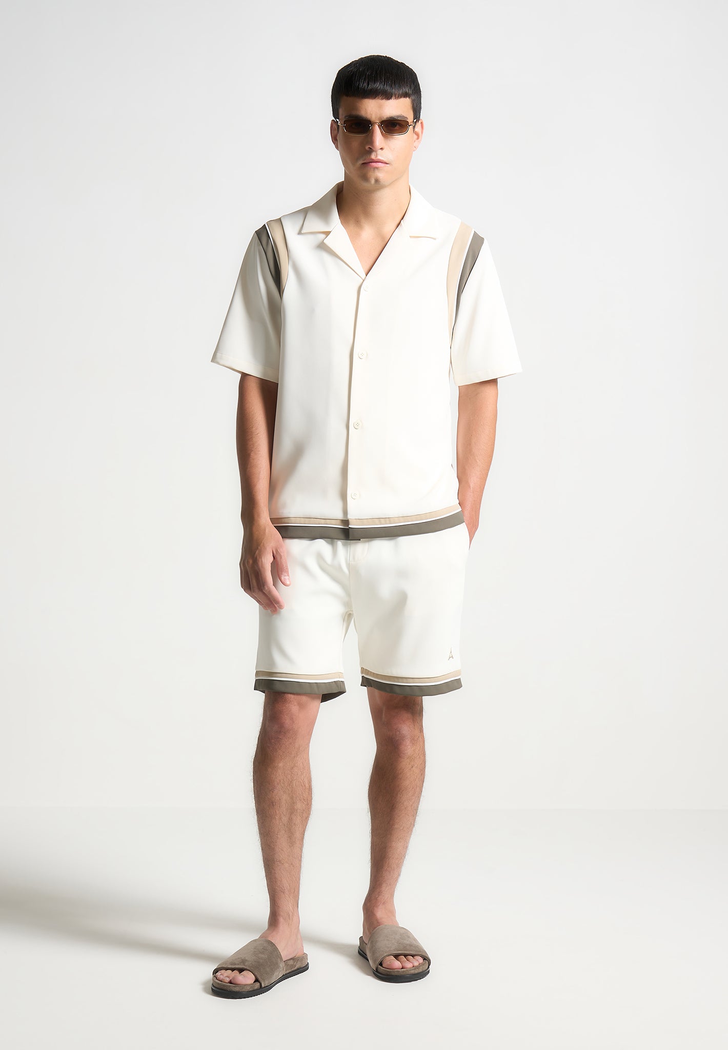 College-Shorts - Creme 