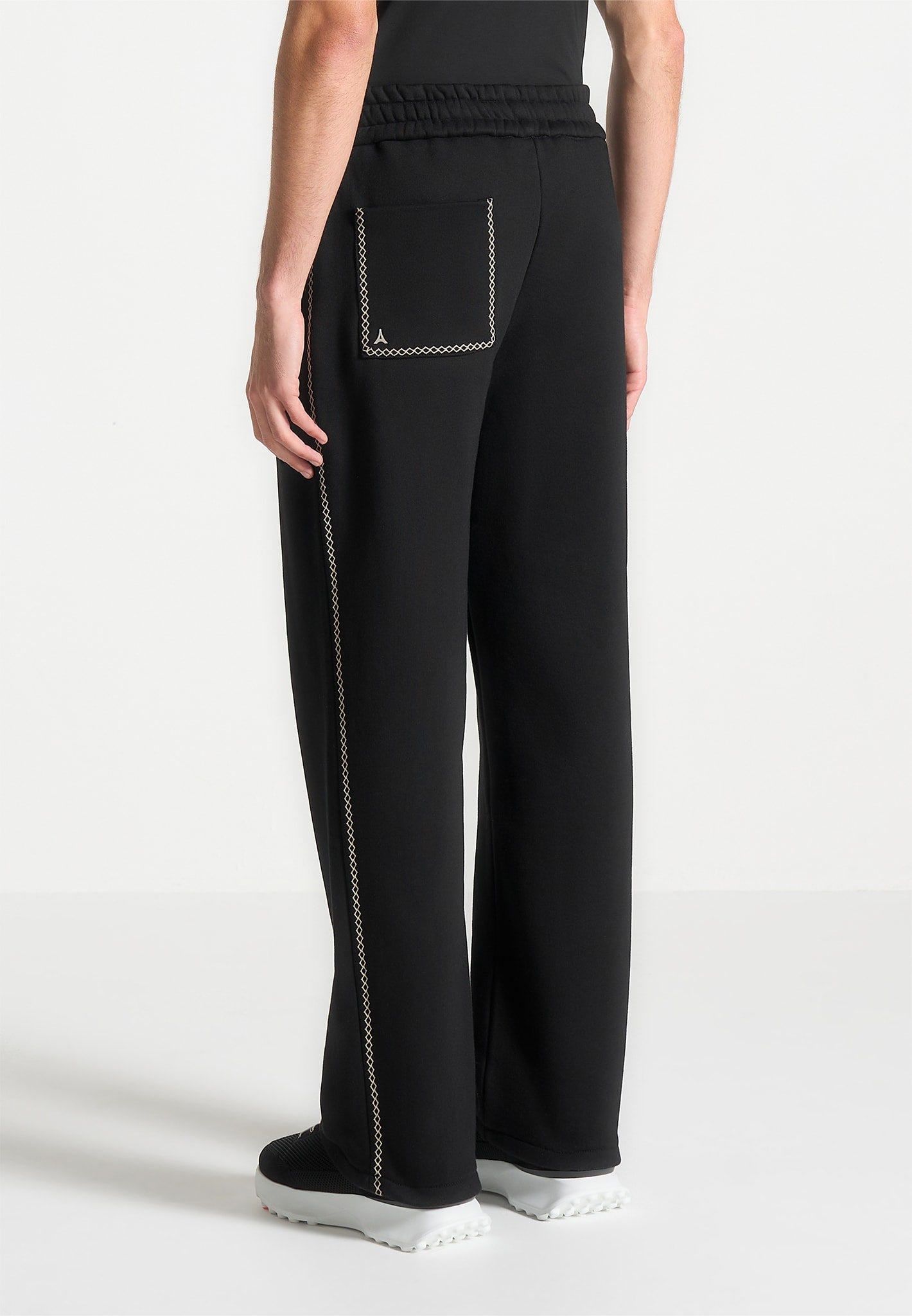 Relaxed-Jogginghose mit Whipstitch-Muster - Schwarz 